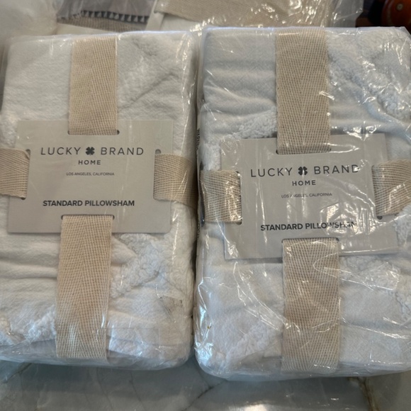 Lucky Brand HOME complete Queen/full duvet set - Picture 6 of 11